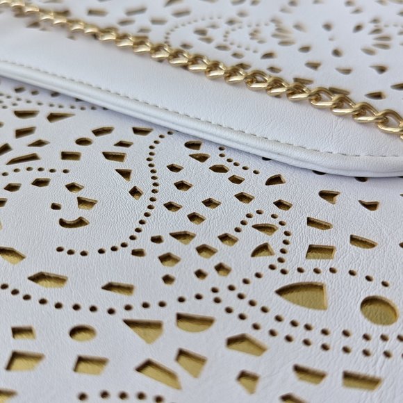 NWT White and Gold Pochette - Picture 5 of 8